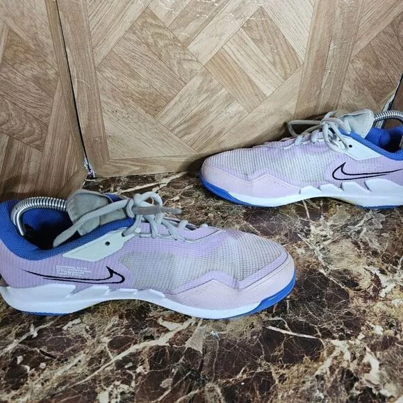 Nike women's Air Zoom Vapor pro hc tennis shoes size 8.5.     289