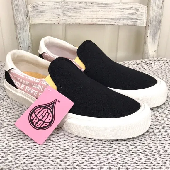 NWT Straye Ventura Fake Smile Skate Shoes