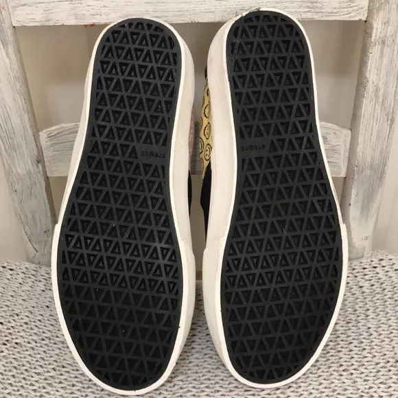 NWT Straye Ventura Fake Smile Skate Shoes