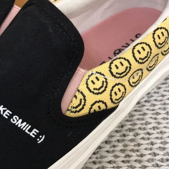 NWT Straye Ventura Fake Smile Skate Shoes