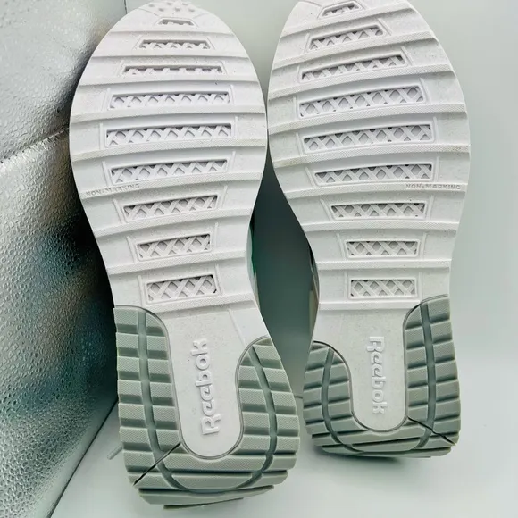 Reebok youth shoes