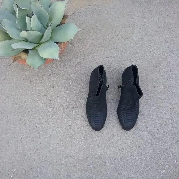 Sam Edelman Black Snake Embossed Petty Booties Size 6