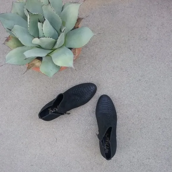 Sam Edelman Black Snake Embossed Petty Booties Size 6