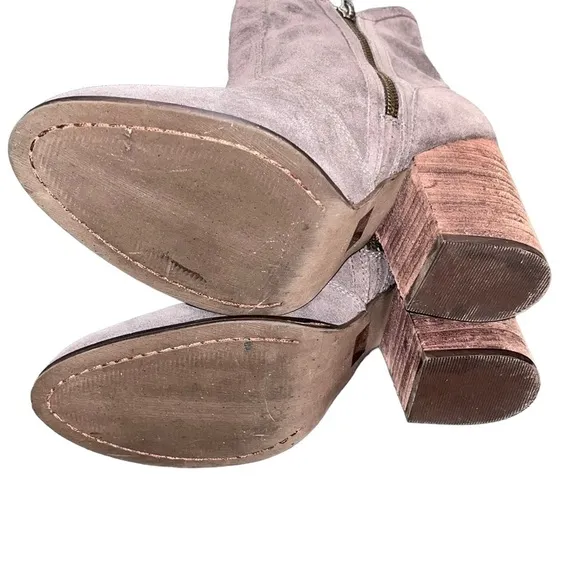 SEYCHELLES Gray Suede Zip Ankle Booties