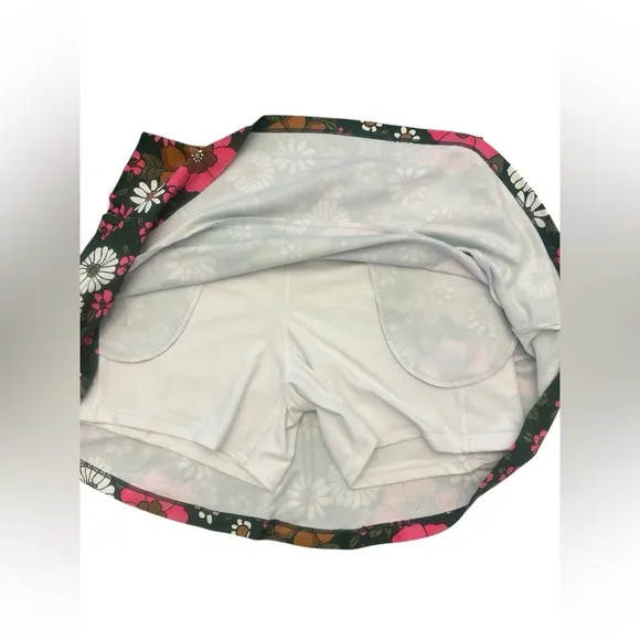 Smith &amp; Quinn Flounce Skort Sz M Green Floral Golf Tennis Stretch Like New Skirt
