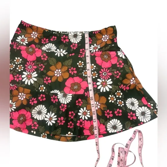 Smith &amp; Quinn Flounce Skort Sz M Green Floral Golf Tennis Stretch Like New Skirt