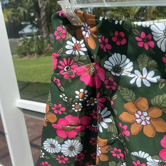Smith &amp; Quinn Flounce Skort Sz M Green Floral Golf Tennis Stretch Like New Skirt