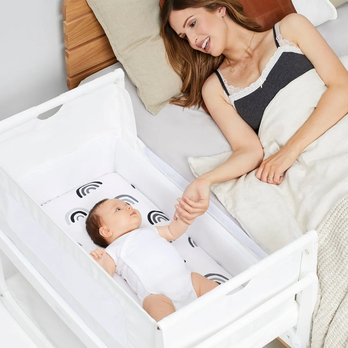 SnuzPod 4 Bedside Crib - White