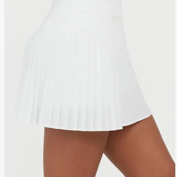 SPANX Booty Boost 14” White Pleated Skort Sz 3X