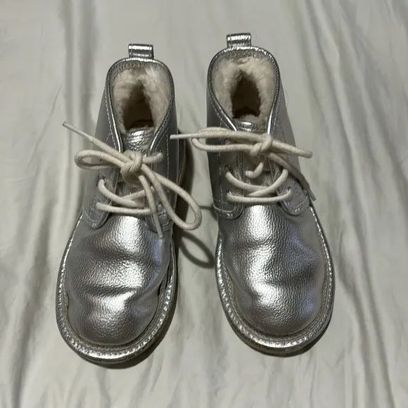 Ugg 1 Neumel silver leather ankle boot lace up non marking soles euc no scuffs