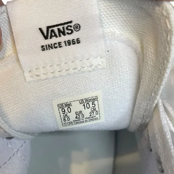 Vans Sk8 Hi Triple White Shoes Men's Size 9 NWOB
