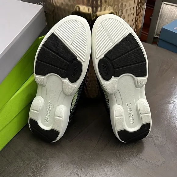 Vionic Lace-up Athletic Sneakers Embolden