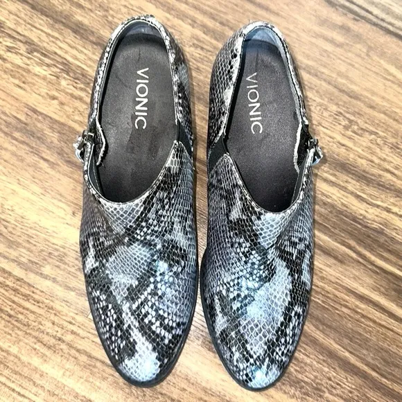 VIONIC Taber Leather Bootie