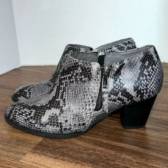 VIONIC Taber Leather Bootie