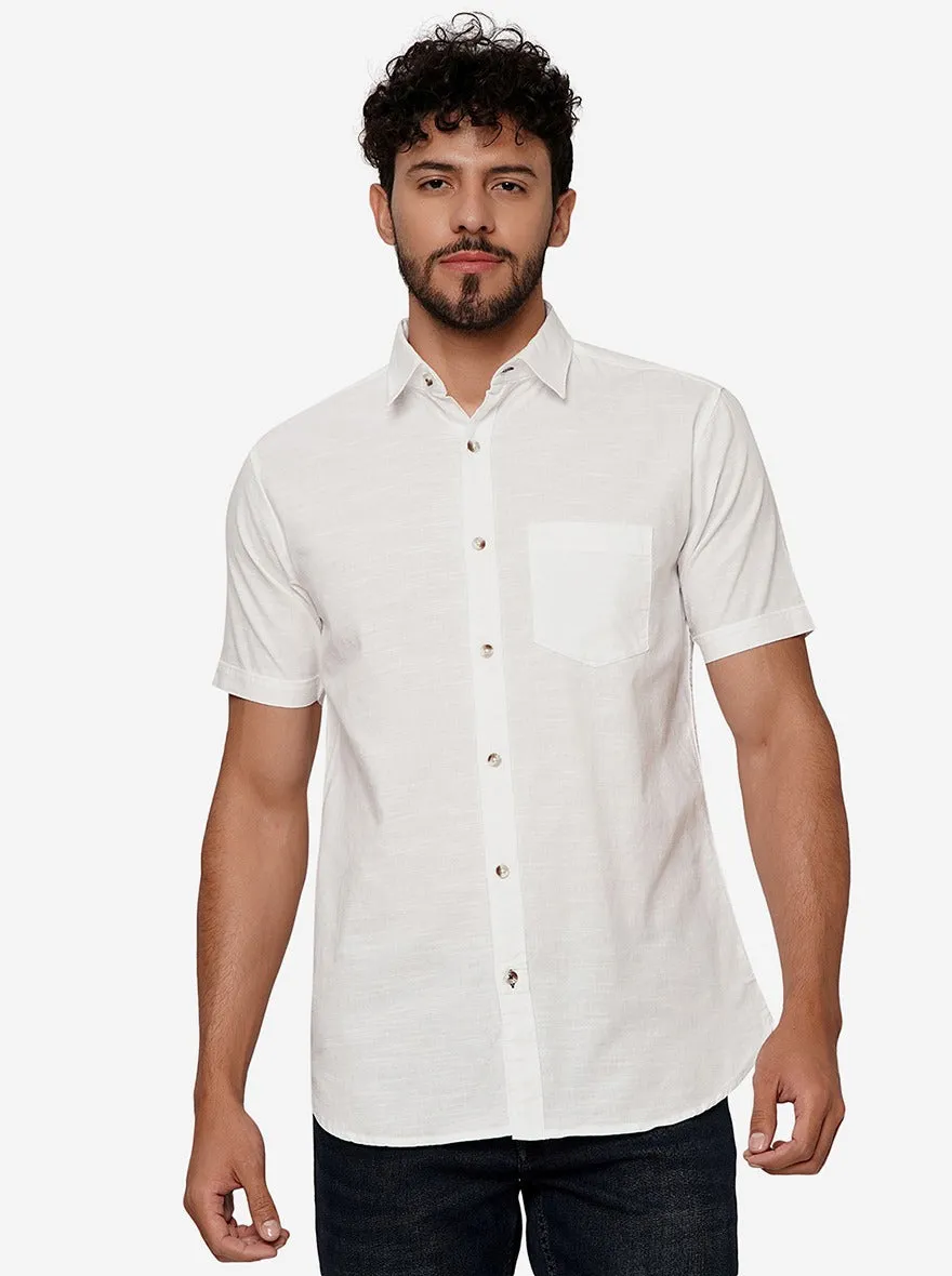 White Solid Slim Fit Casual Shirt | JadeBlue