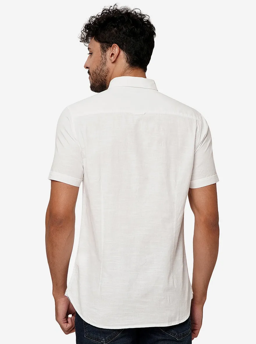 White Solid Slim Fit Casual Shirt | JadeBlue