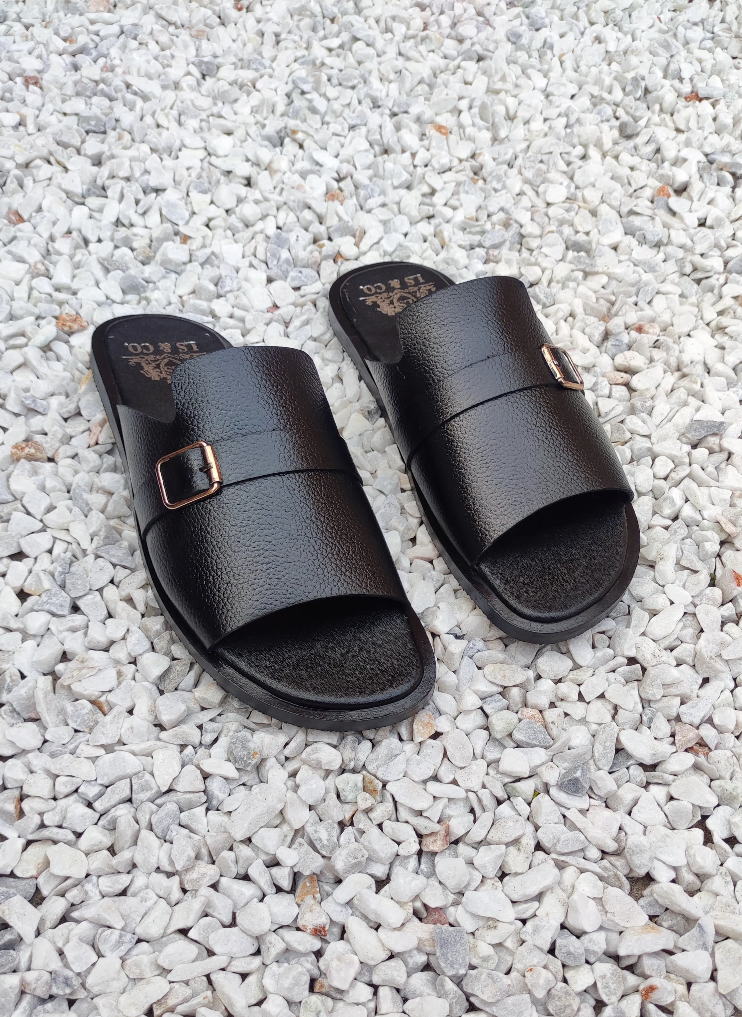 WS Pure leather Handmade Textured Chappal-005008